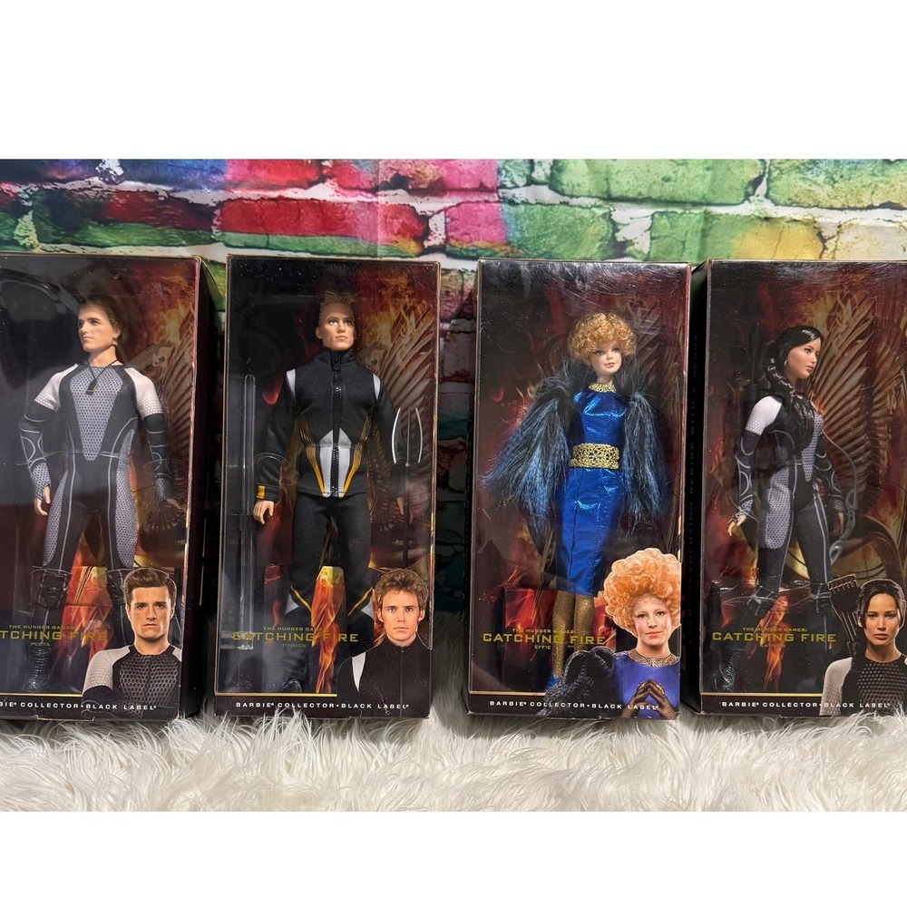Barbie Collector Hunger Games Catching Fire Doll Set Katniss Peeta Finnick Effie